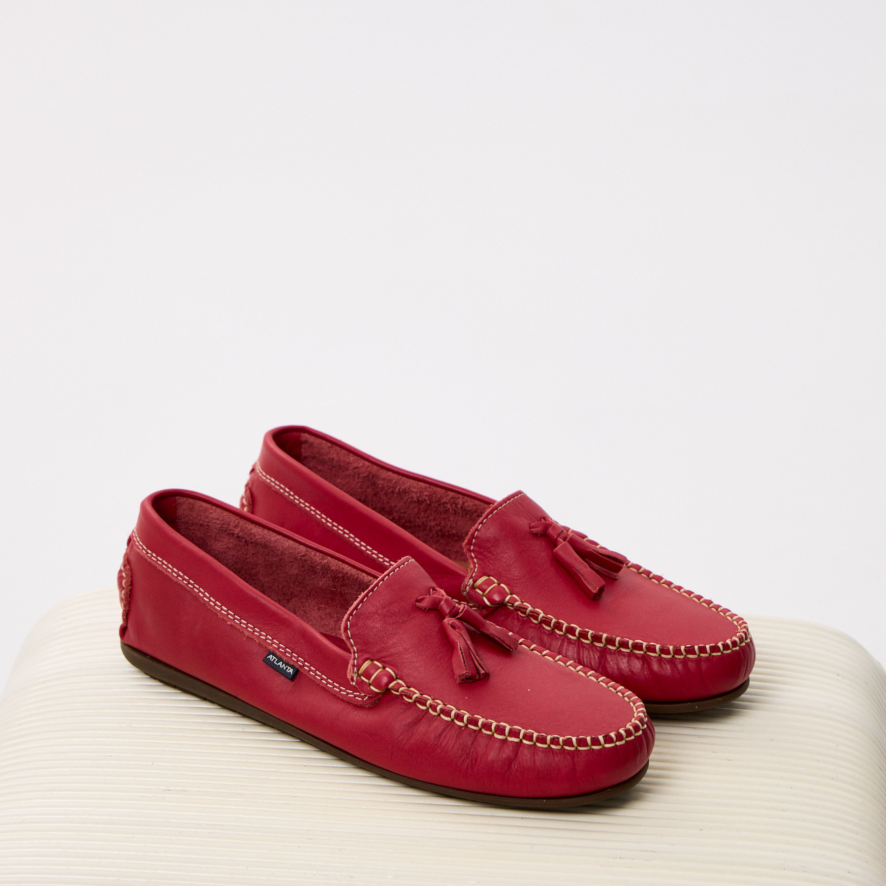 Мокасины Atlanta Mocassin мужские кожаные красные с кисточками